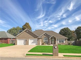 4333 Warwick Cv, Springdale, AR 72762