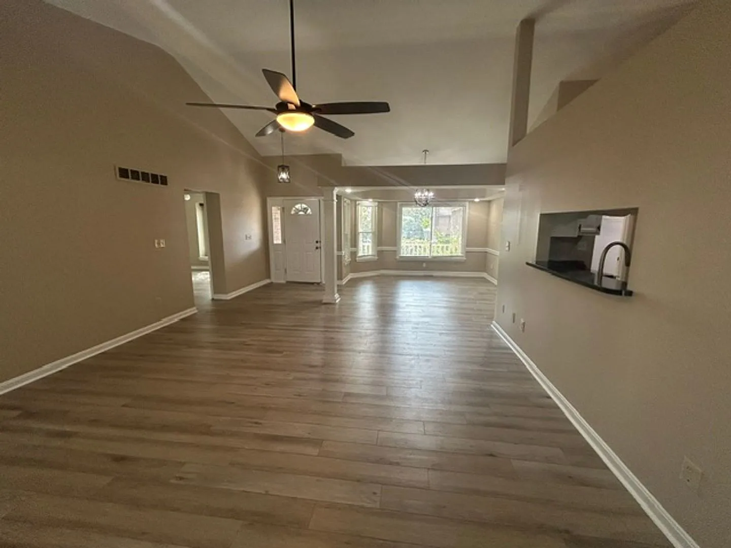 Autumn Ridge Ranch home on court with fenced yard 20260920 — Photo 4