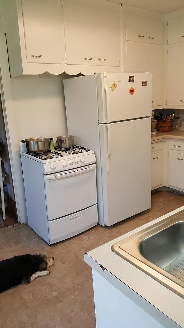 921 Hudson Rd — Photo 1