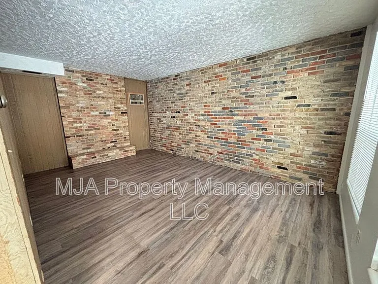 1165 Edgewood Dr #7 — Photo 15