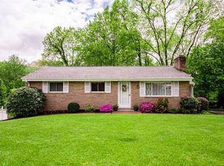 26 Eichelberger Dr, Coraopolis, PA 15108