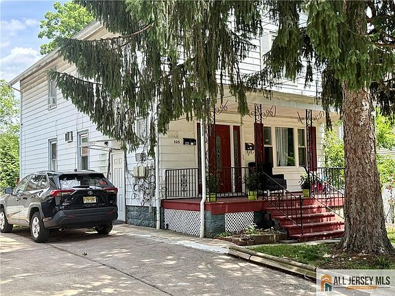 2nd image of 525 S 3rd Ave