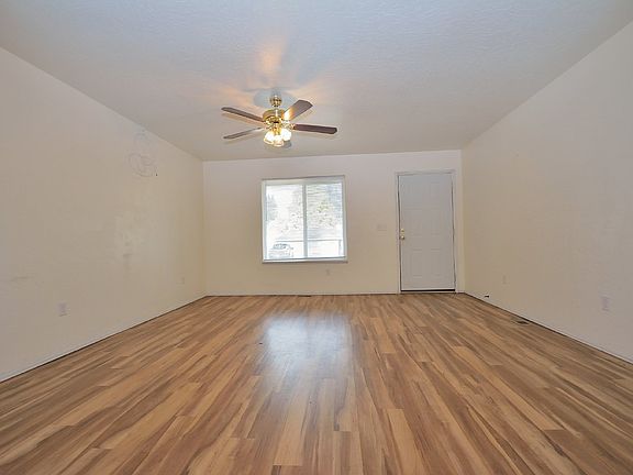 4th image of 18368 W Main St