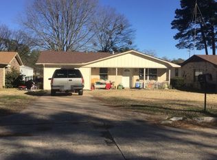 419 Carroll Ave, Wake Village, TX 75501
