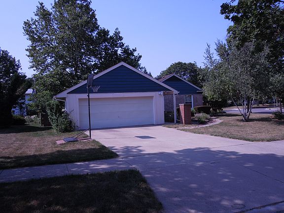 3rd image of 1818 N Fairview Ave