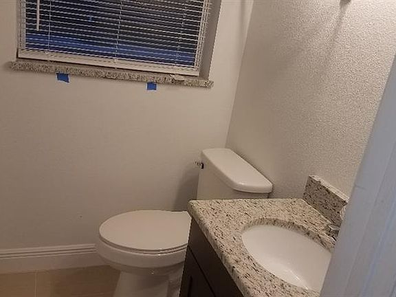 5th image of 219 Lynbrook Dr