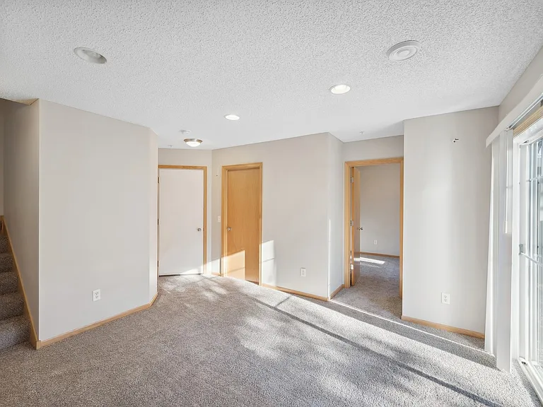 5009 Everest Ln N — Photo 37