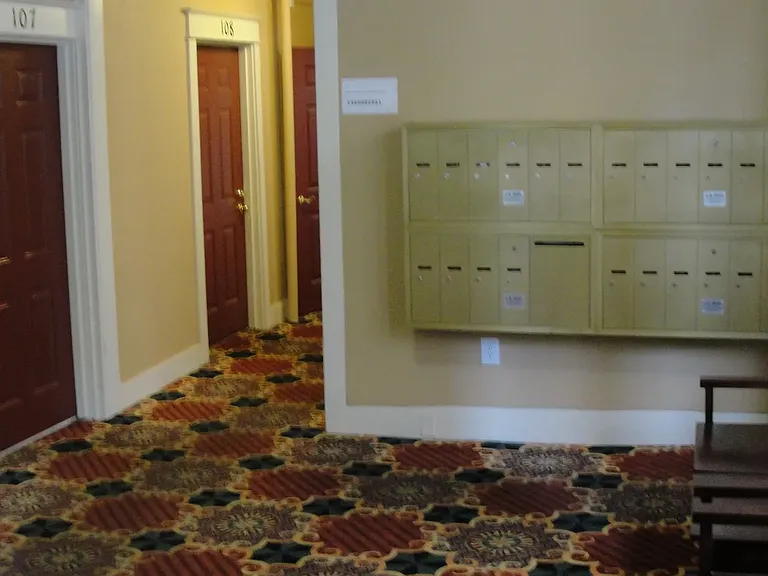 2241 NW Hoyt St #106 — Photo 22