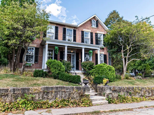 105 S High St, Galena, IL 61036