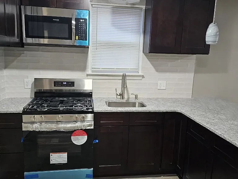 215 Elbridge St #2 — Photo 8