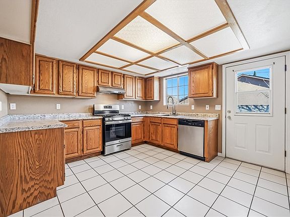 4th image of 1825 Atlantic Avenue