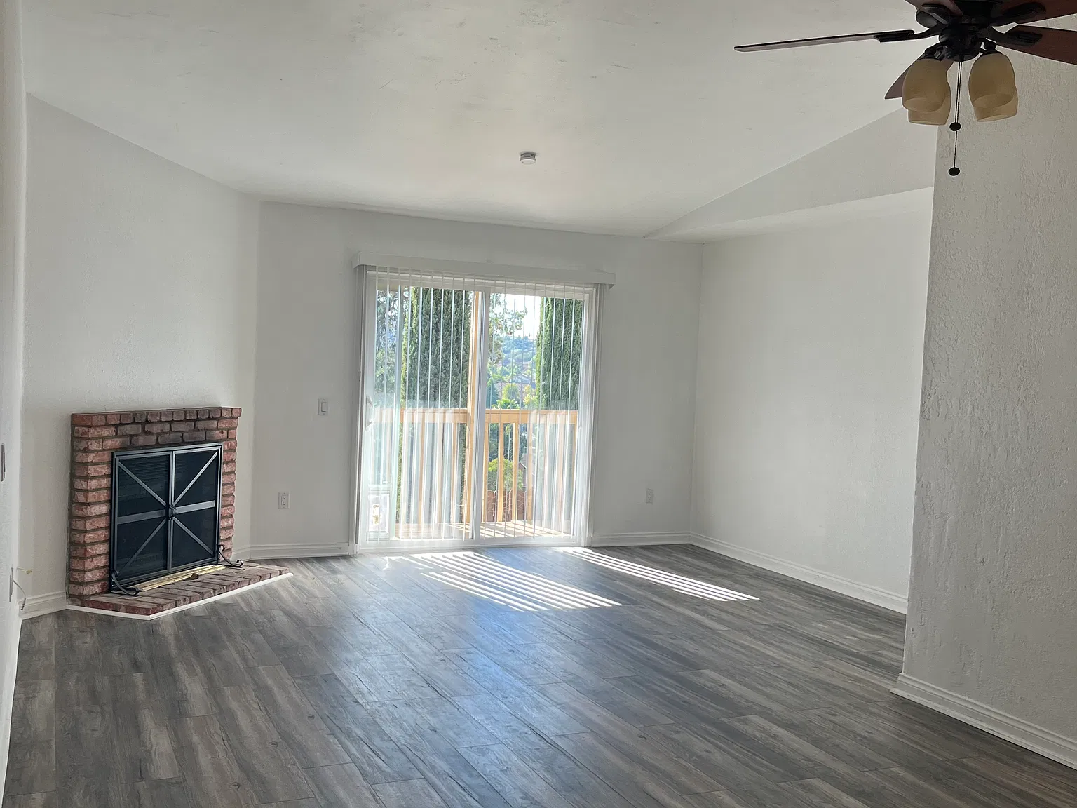 2 bed, 1054 sqft, $2,450 — Photo 2