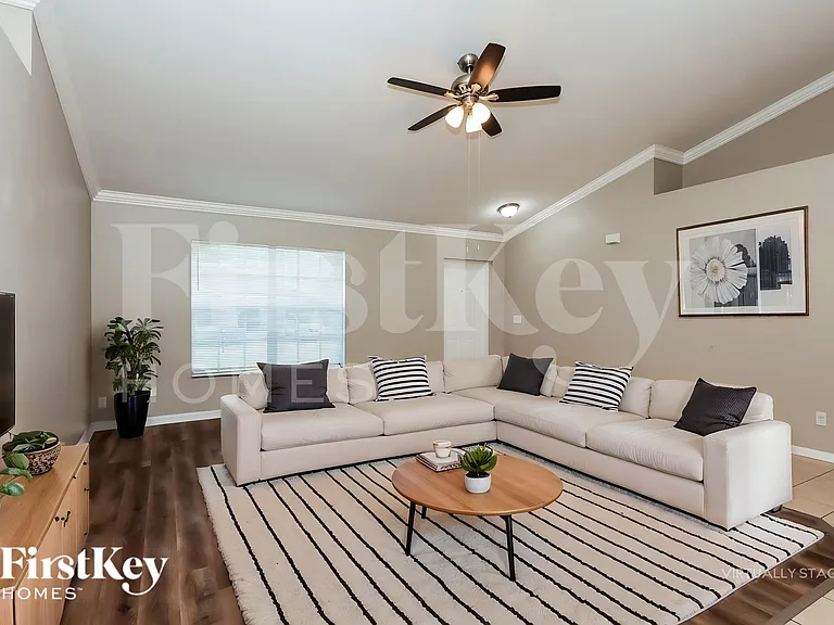 3807 25th St SW — Photo 4