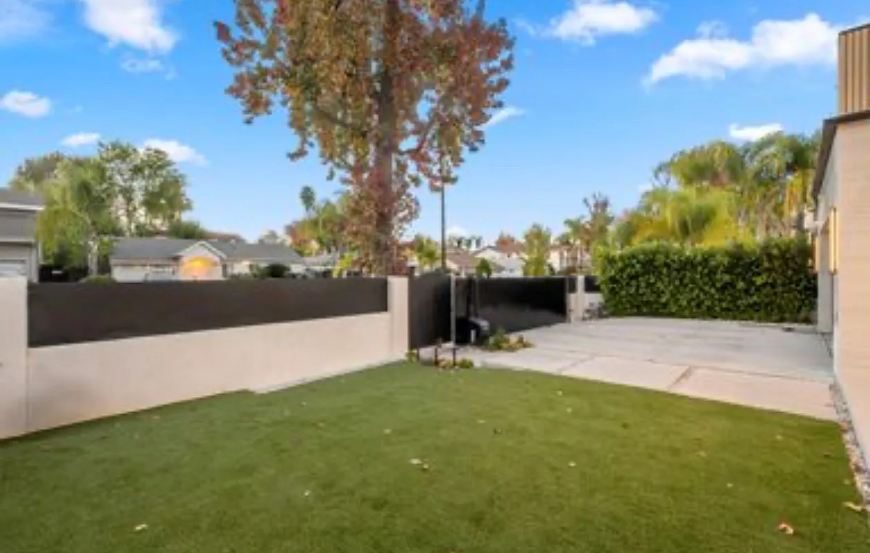 Lindley Ave, Encino — Photo 2