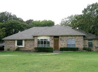 613 Bluebonnet Ln, Kennedale, TX 76060