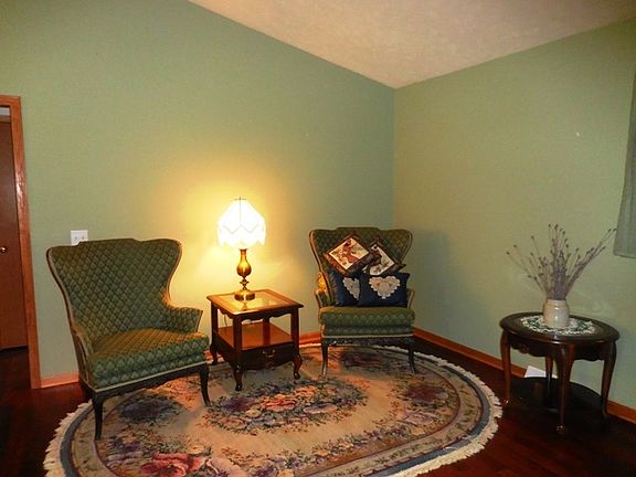 5th image of 363 E Riverdale Dr