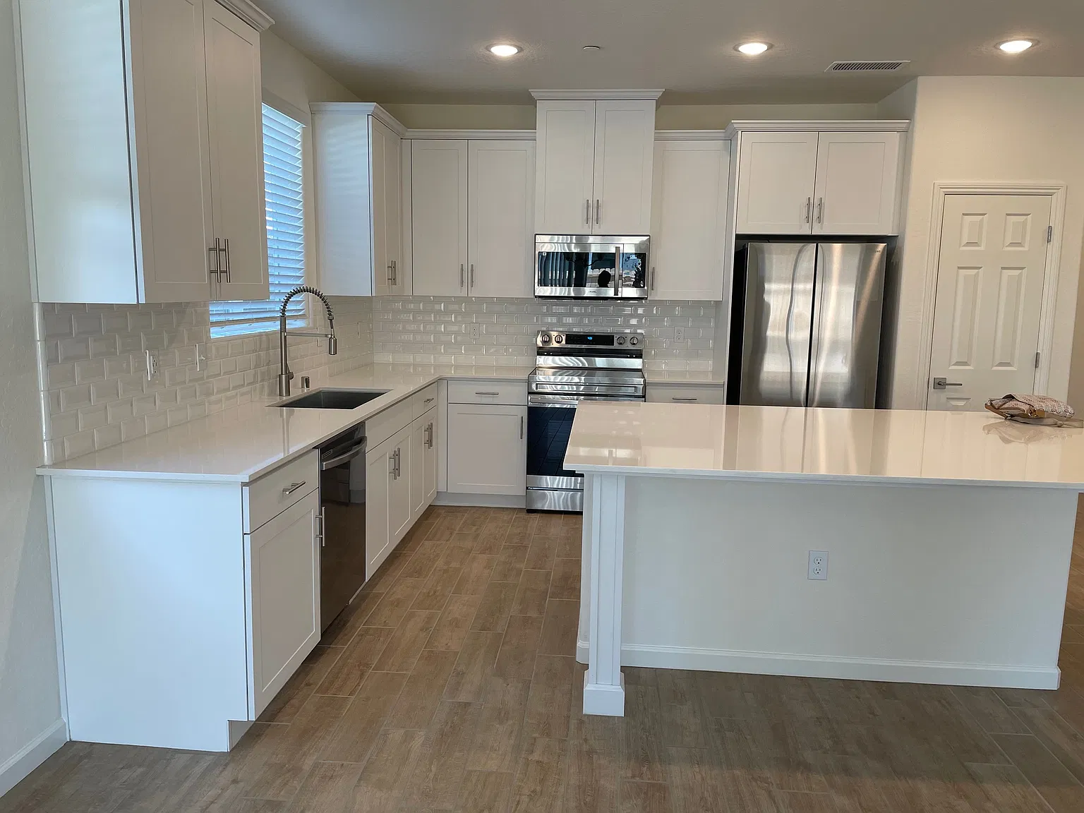 4 bed, 1612 sqft, $2,350 — Photo 2
