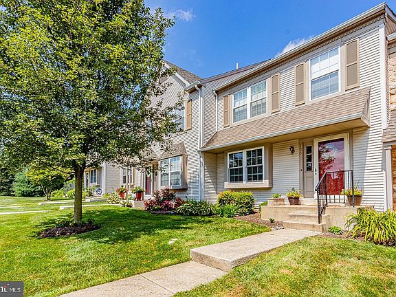 3rd image of 135 Concord Ct #64