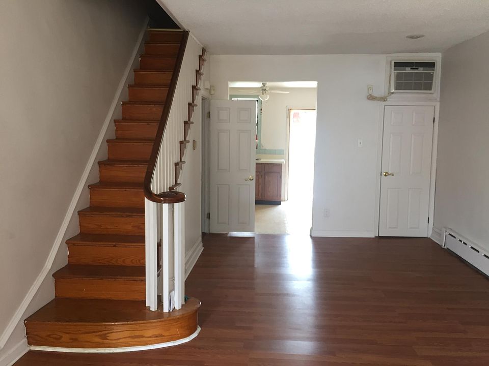 1st image of 2403 S Alder St