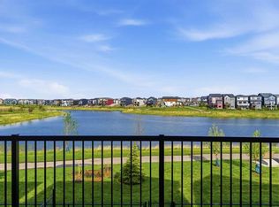 264 W Mallard Grv SE, Calgary, AB T3S 0E4
