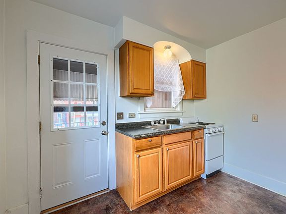 5th image of 255 Briggs St APT 2W