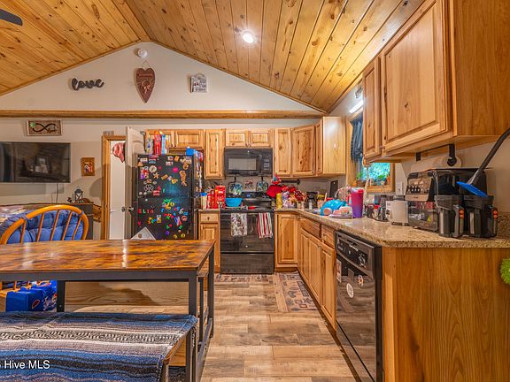 3rd image of 40 Refuge Ridge Road
