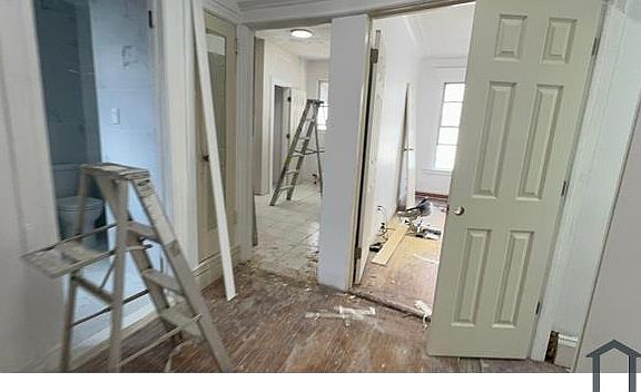 3rd image of 679 E 223rd St #2R