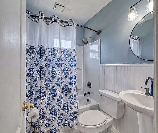 4th image of 3905 W 24th St