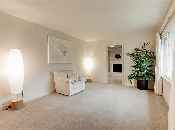 3rd image of 720 Clearlake Ct