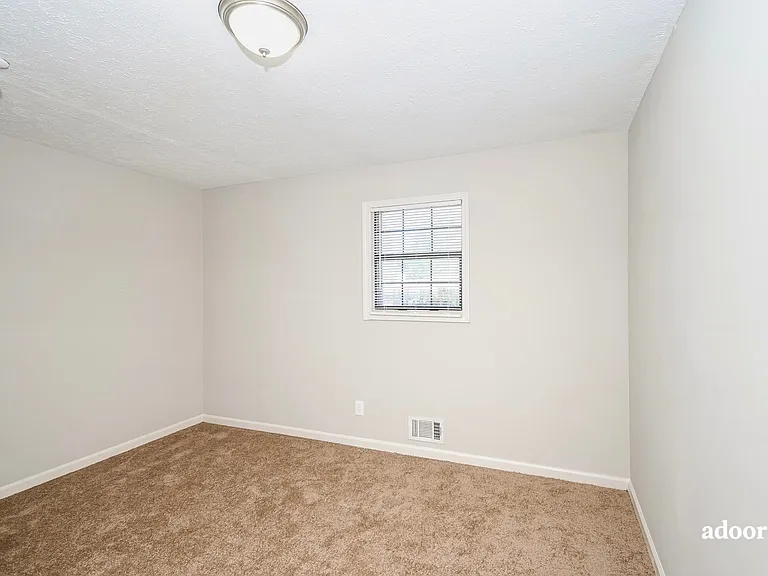 1581 Patricia Ln — Photo 12