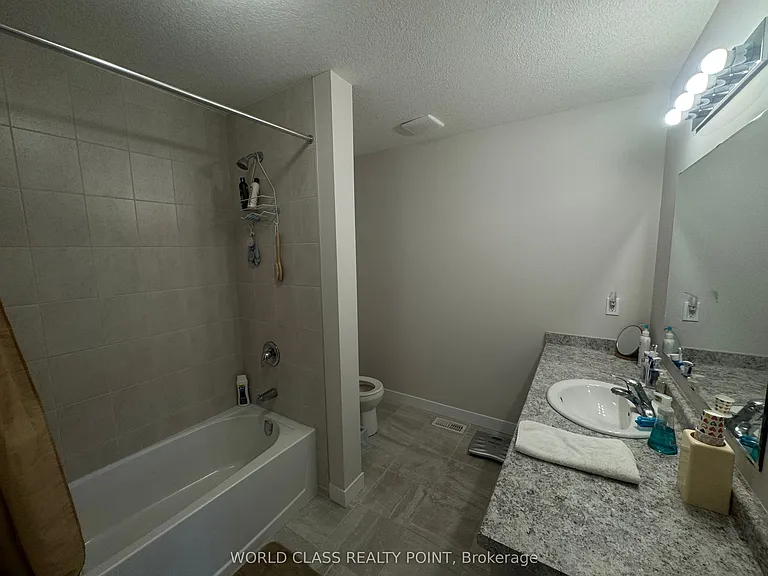 160 Stanley St #3 — Photo 7