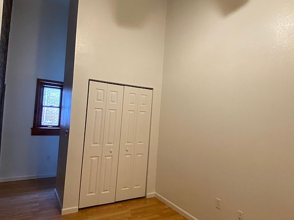 5th image of 115 W Washington St APT 1A