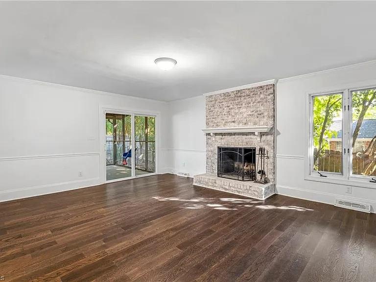 4103 Oak Hollow Dr — Photo 19
