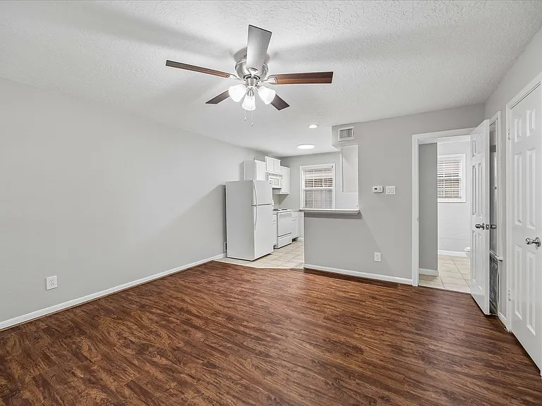 802 Stanford — Photo 14