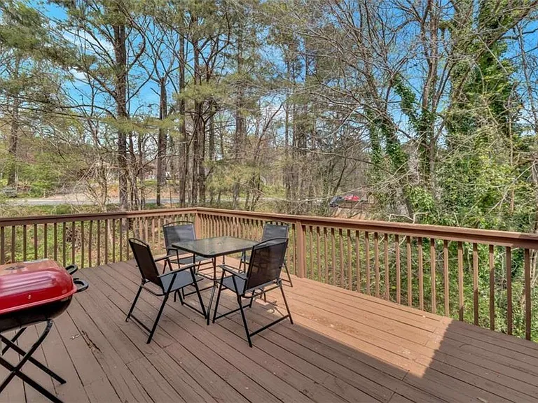 2099 Valley Oaks Dr SE — Photo 11