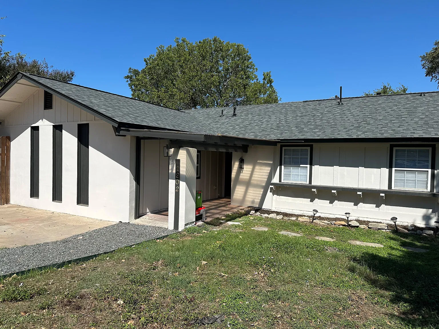 1202 Warrington Dr — Photo 3