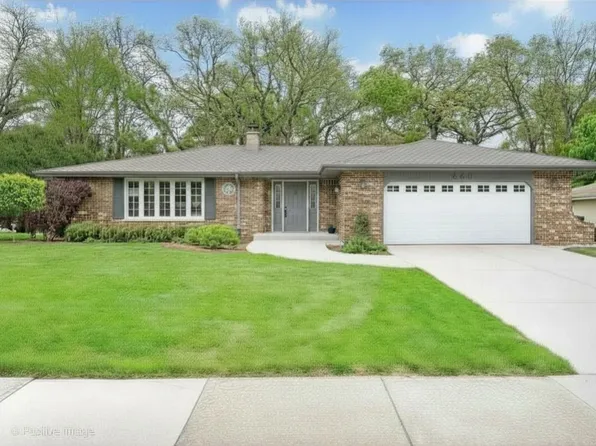 16W660 89th Pl, Willowbrook, IL 60527