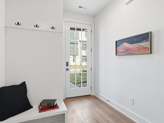 5th image of 971 Dozier Pl