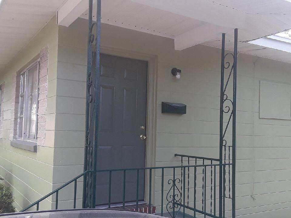 1st image of 2825 W 45th St