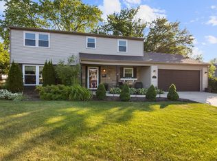 110 Amboy Ln, Schaumburg, IL 60194