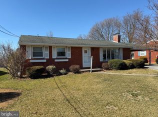 207 Pine Dr, Fayetteville, PA