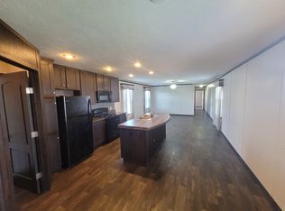 3472 Ellington St, Waterloo, IA 50701