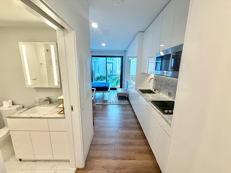 987 Queen St #329 — Photo 6