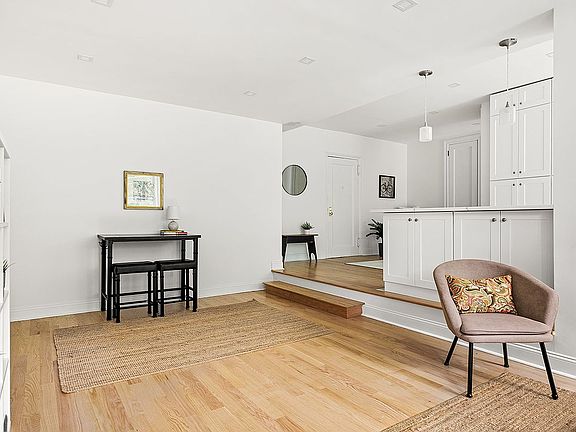 3rd image of 55 Eastern Pkwy APT 2B