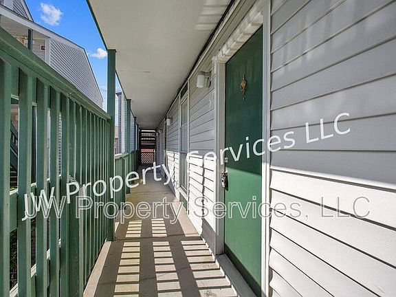 2nd image of 4101 Hessmer Ave APT 203