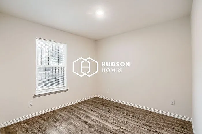 526 S San Eduardo Ave — Photo 6