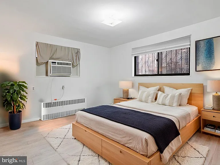 1581 N Colonial Ter #201X — Photo 5