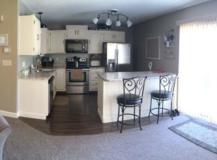 829 Sonya Dr, Waterloo, IA 50702
