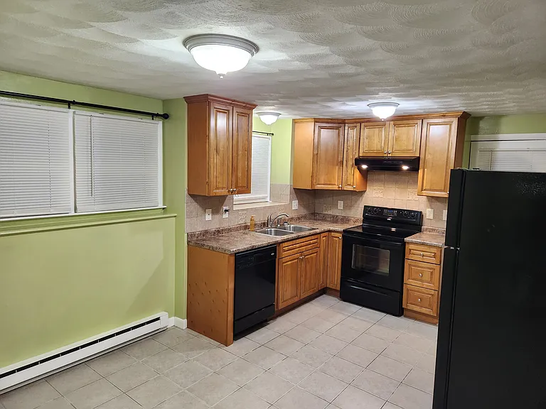 625 Cottage St #625 — Photo 21