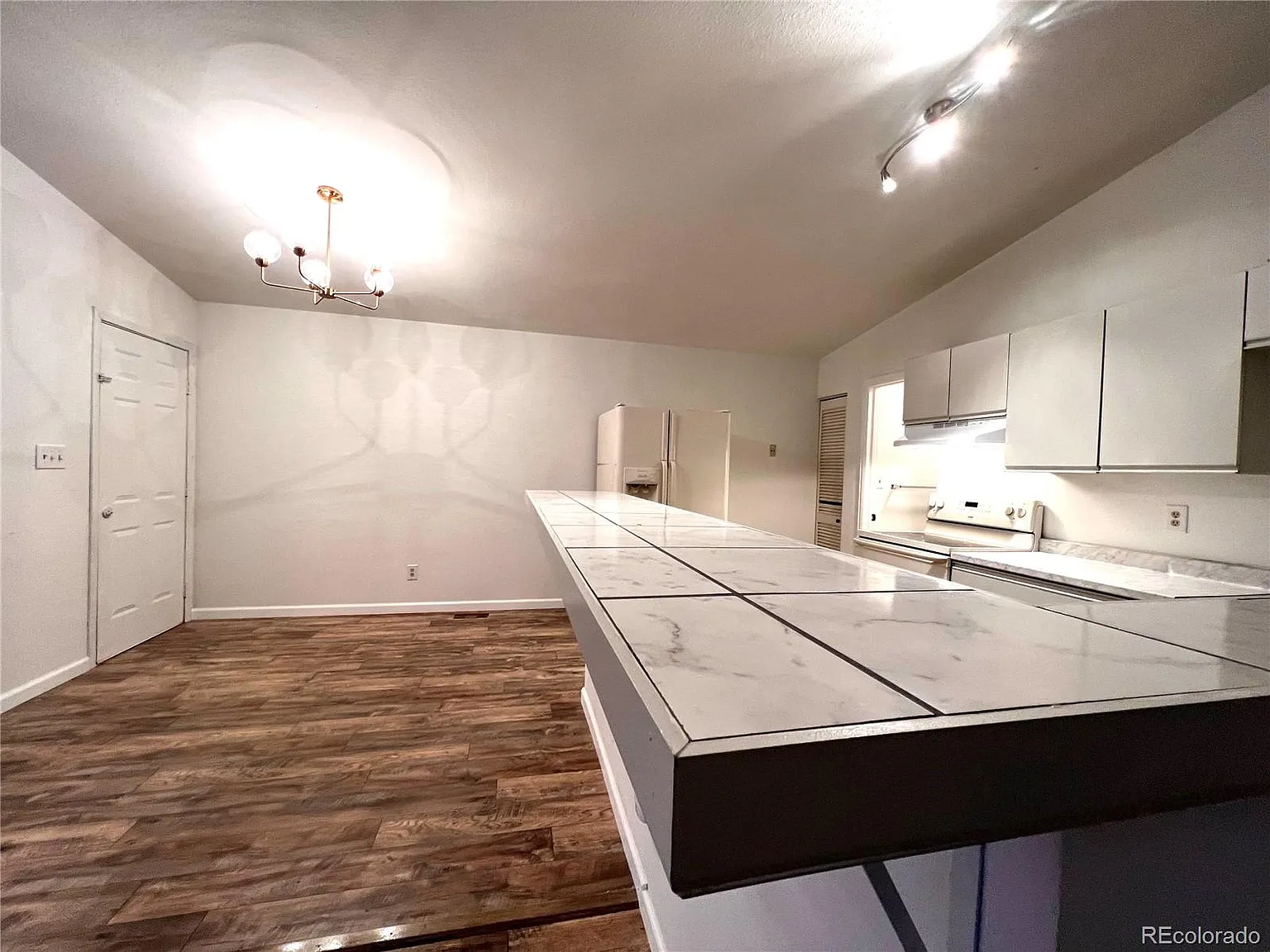 3 bed, 2.0 bath, 1064 sqft, $1,500 — Photo 3